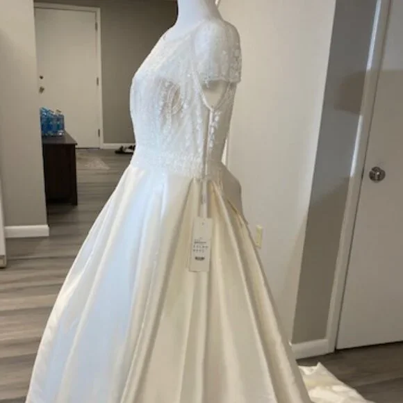 Rosa Clara Beaded Mikado Wedding Dress - Picture 3 of 9